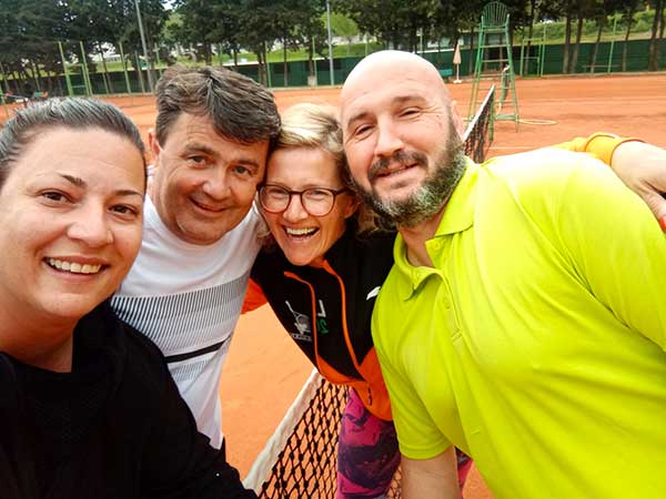 Išijas liga - tenis, radost, zabava, veselje